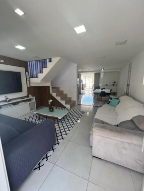 Casa com Piscina e 3 Suítes